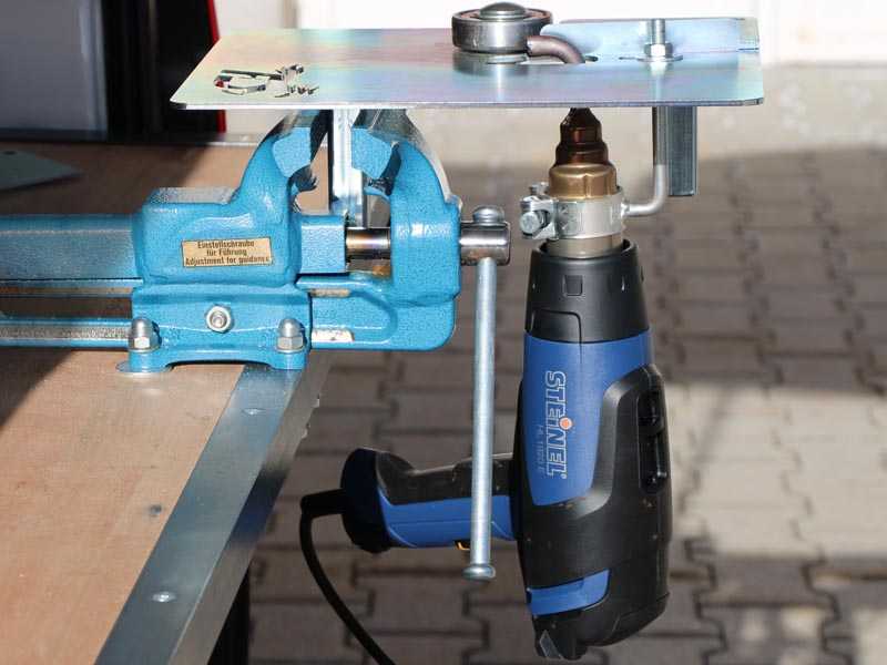 Steinel hot air tool fixated in the welding device