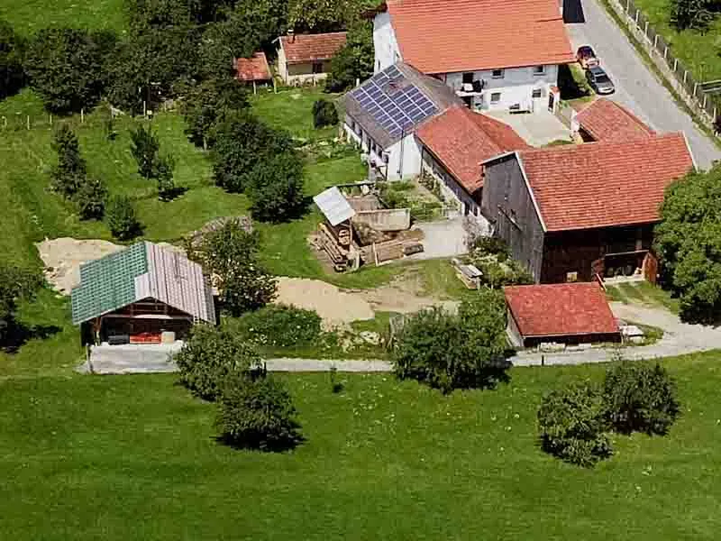 the Schmutzer farm in Kronwinkel from above