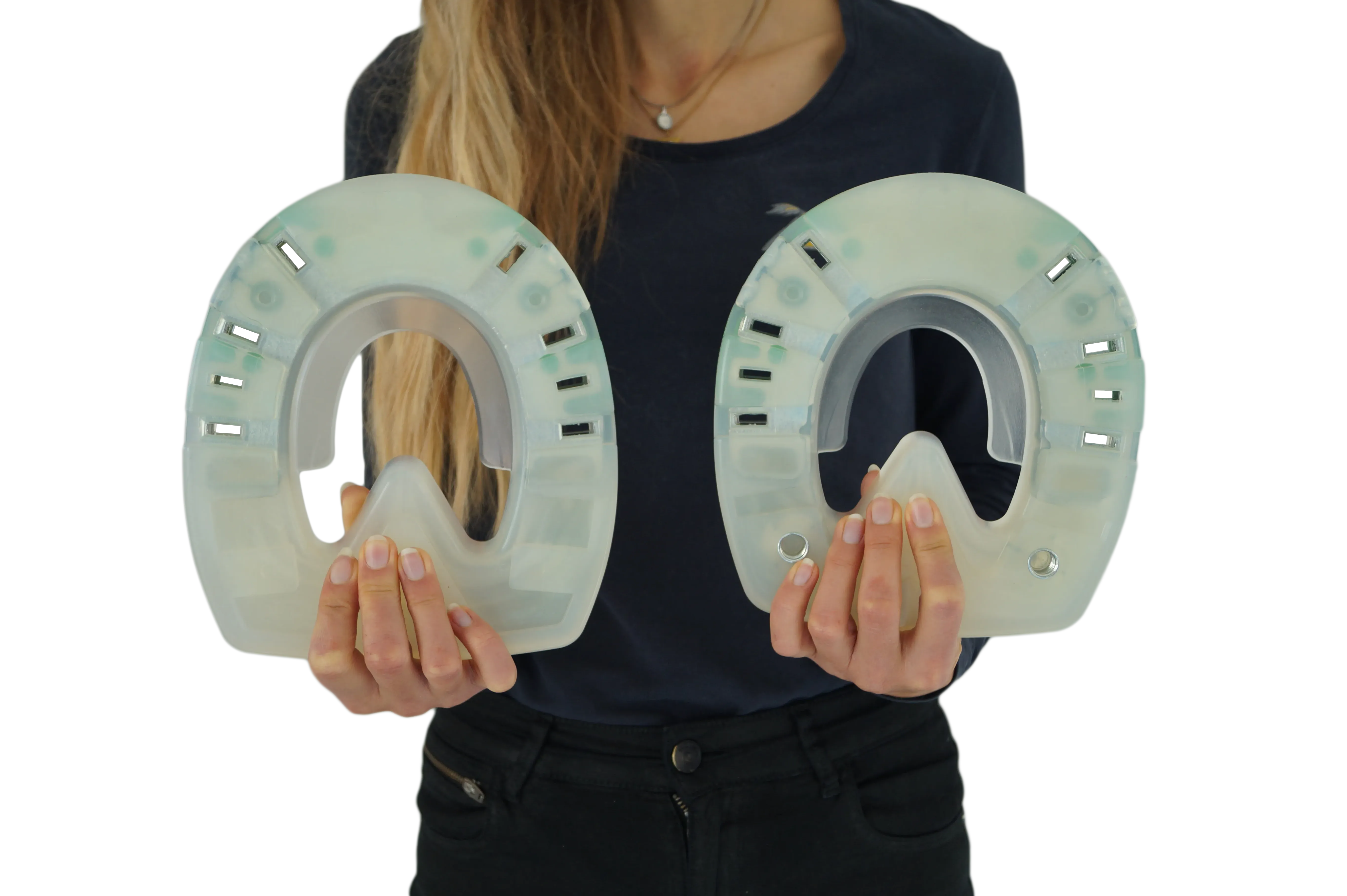 Heavy Duty Shoe for draft horses in hoof size 198mm in female hands