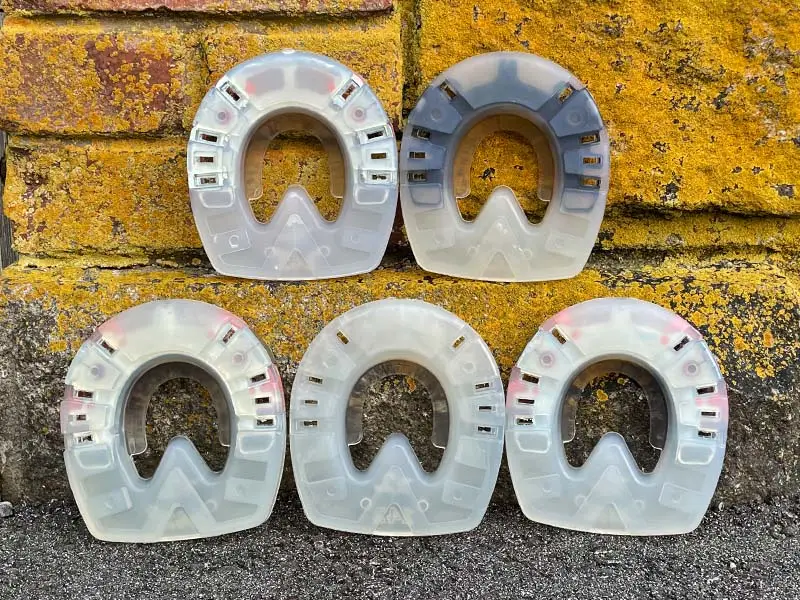 selection of clipped and unclipped profiled shoes with shock-absorbing plastic sheath