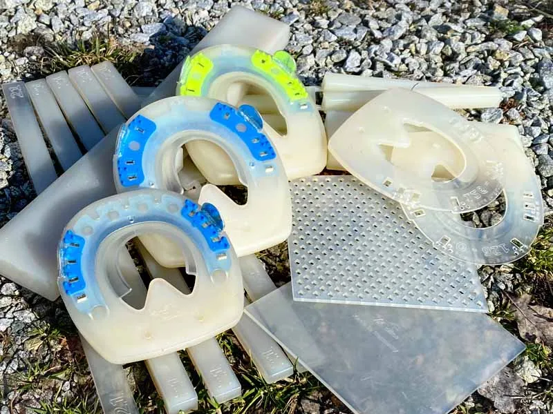 urethane horseshoes with metal core and various accessories made of regranulate
