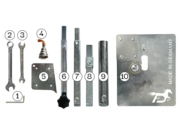 Contenu du dispositif de soudage Standard:clé à six pans creux, clé à fourche, clé à fourche double, buse de réduction avec embout spécial, plaquette d'écartement, tube carré avec poignée à visser, rallonge de tube carré, tube carré pour enclume réglable en hauteur, tube pour chevalet de maréchal-ferrant, plaque à souder avec logo