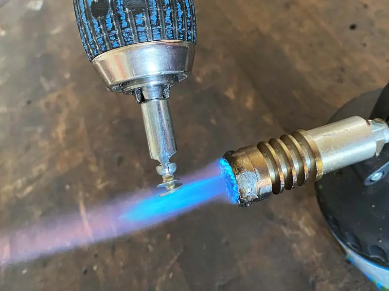 Steinel Heißluftpistole mit Reduzierdüse und Spike für Kunststoffbeschläge