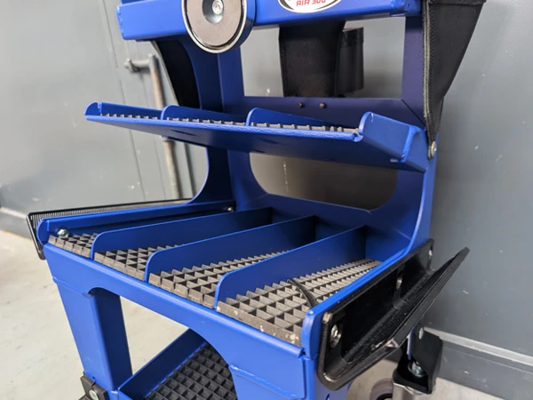 Eine rutschfeste Gummimatte sorgt für Sicherheit und Ordnung beim Werkzeugwagen Air 300 von Blacksmith.